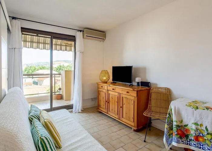 Апартаменты Saint James-13 By Interhome Ле-Лаванду