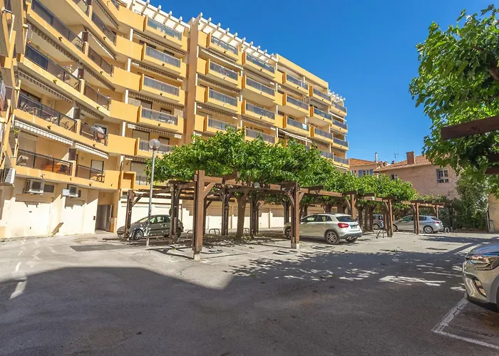 Апартаменты Saint James-13 By Interhome Ле-Лаванду